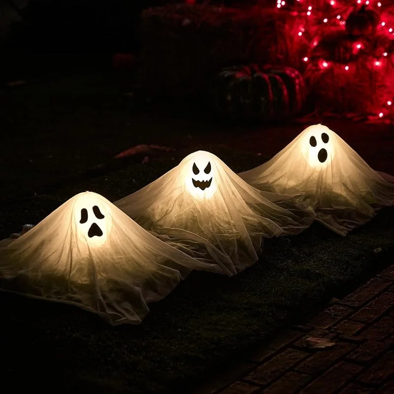 JOYIN Halloweendekorationer för utomhusbruk i trädgården, vita spöken på stänger med upplyst design (3 pack), tygspöke för halloweenlampor, kyrkogård — Kök & Hushåll