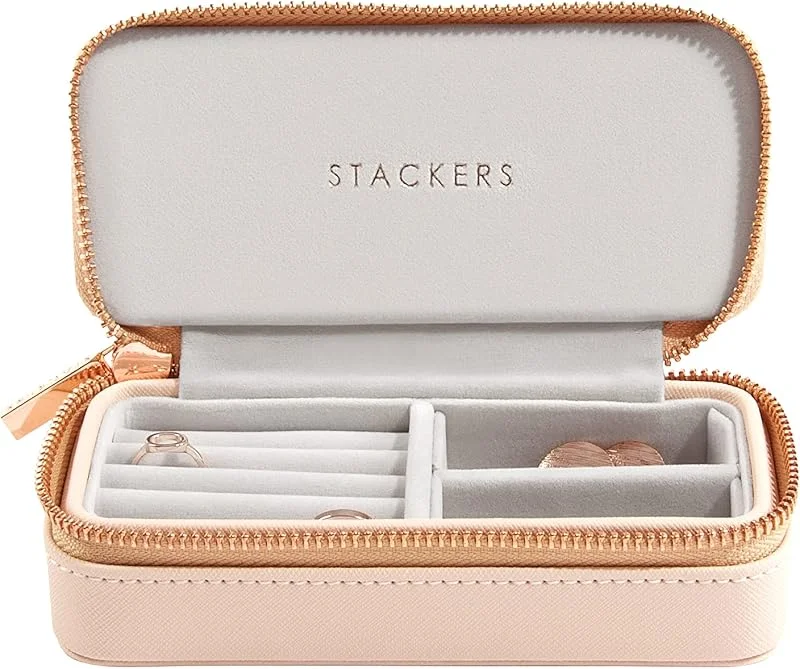 Stackers Roush medium resande smyckeskrin — Laddning och kablar